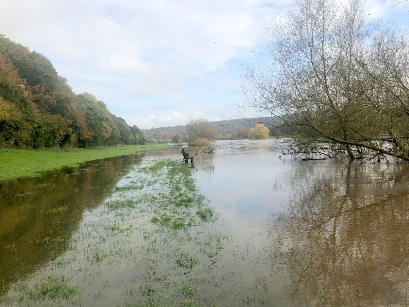 How barbel anglers operate in floods - SC from Leeds